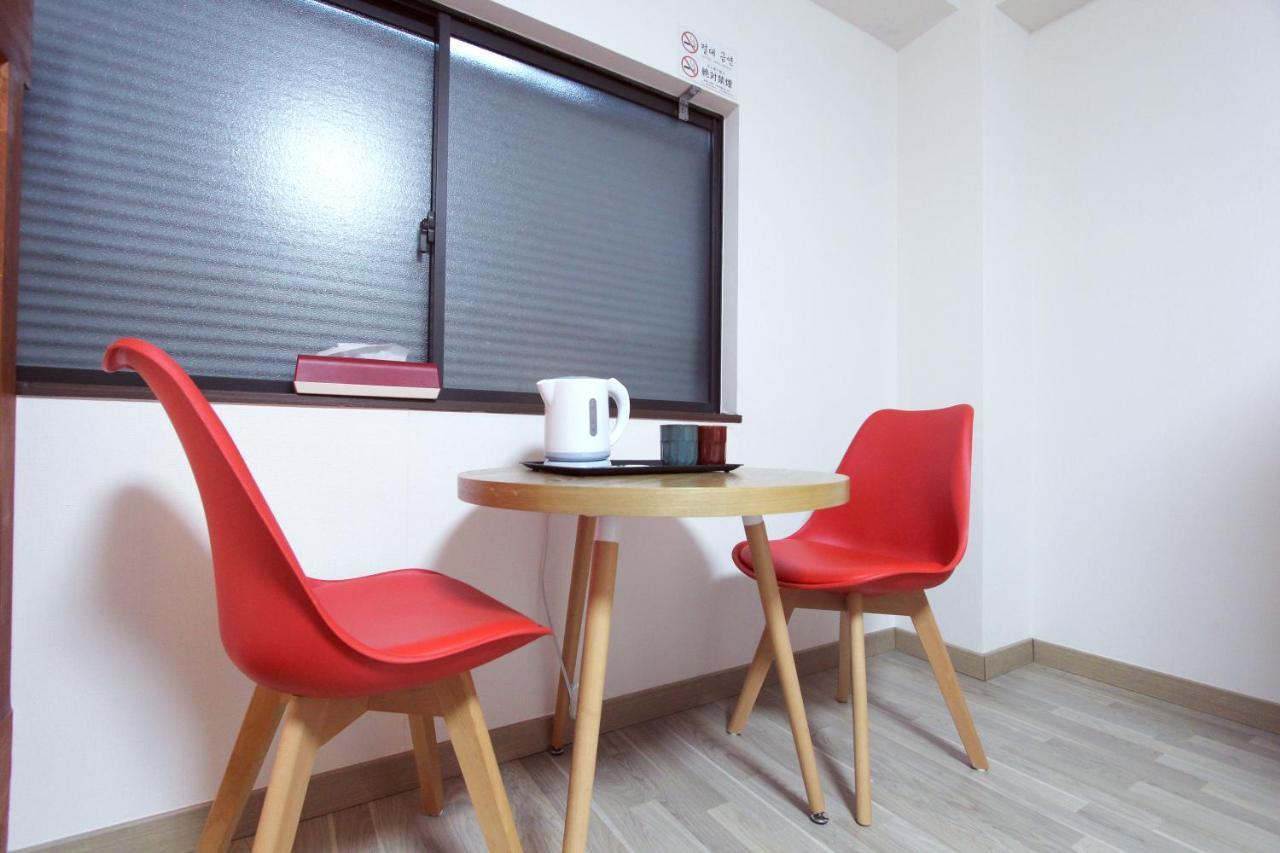 מלון I Osaka House מראה חיצוני תמונה