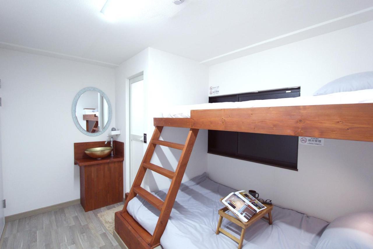 מלון I Osaka House מראה חיצוני תמונה